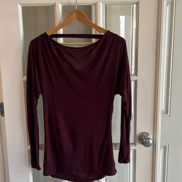 Gap top burgundy size small - Picture 1 of 6